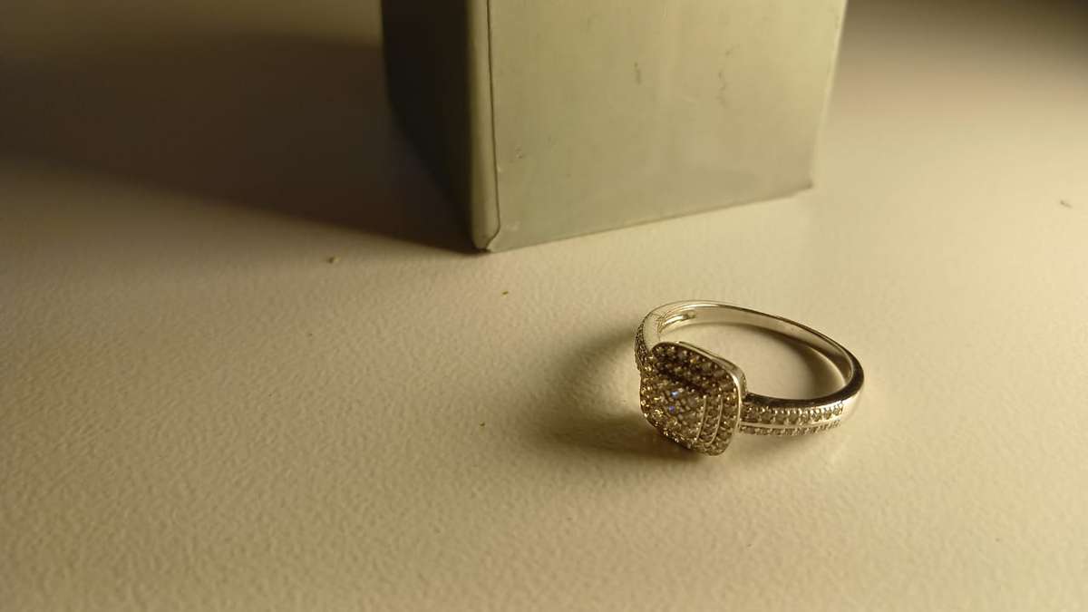 .925 ladies engagement ring