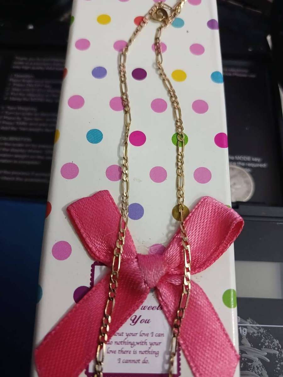 9ct gold womans necklace