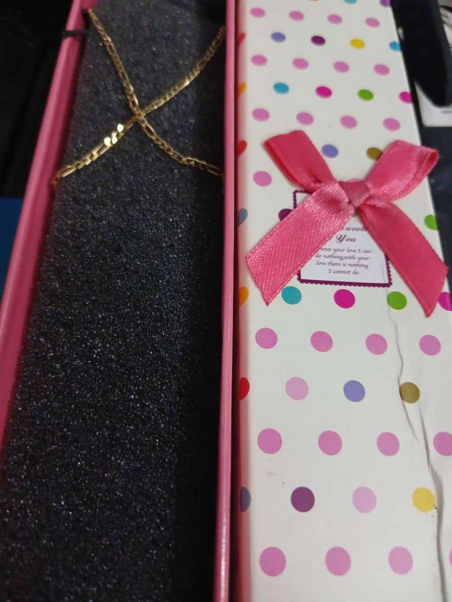 9ct gold womans necklace