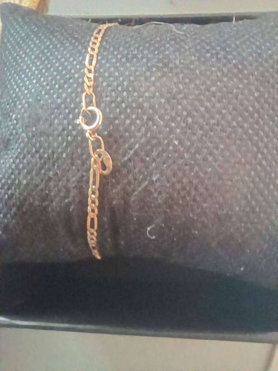 9ct gold womans bracelet