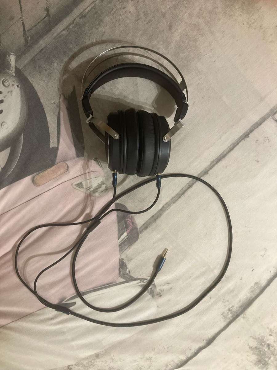 Fiio JT1 Over Ear Closed Back Headphones