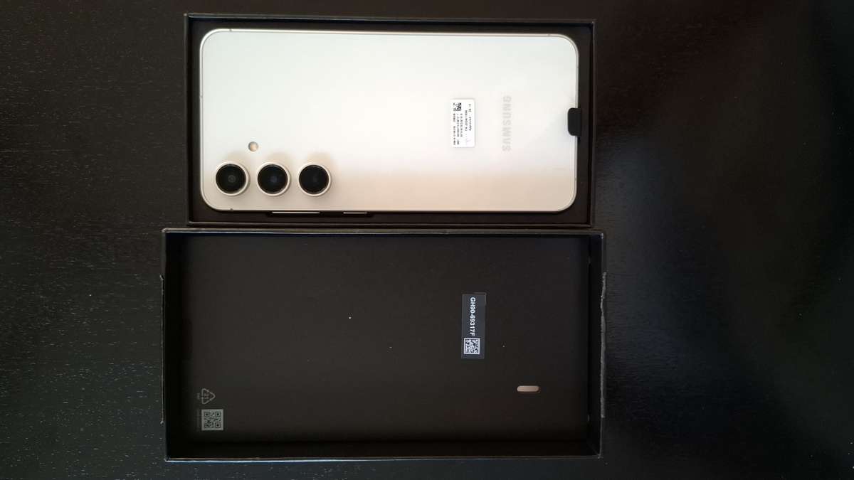 Samsung S24 FE 256GB Smartphone