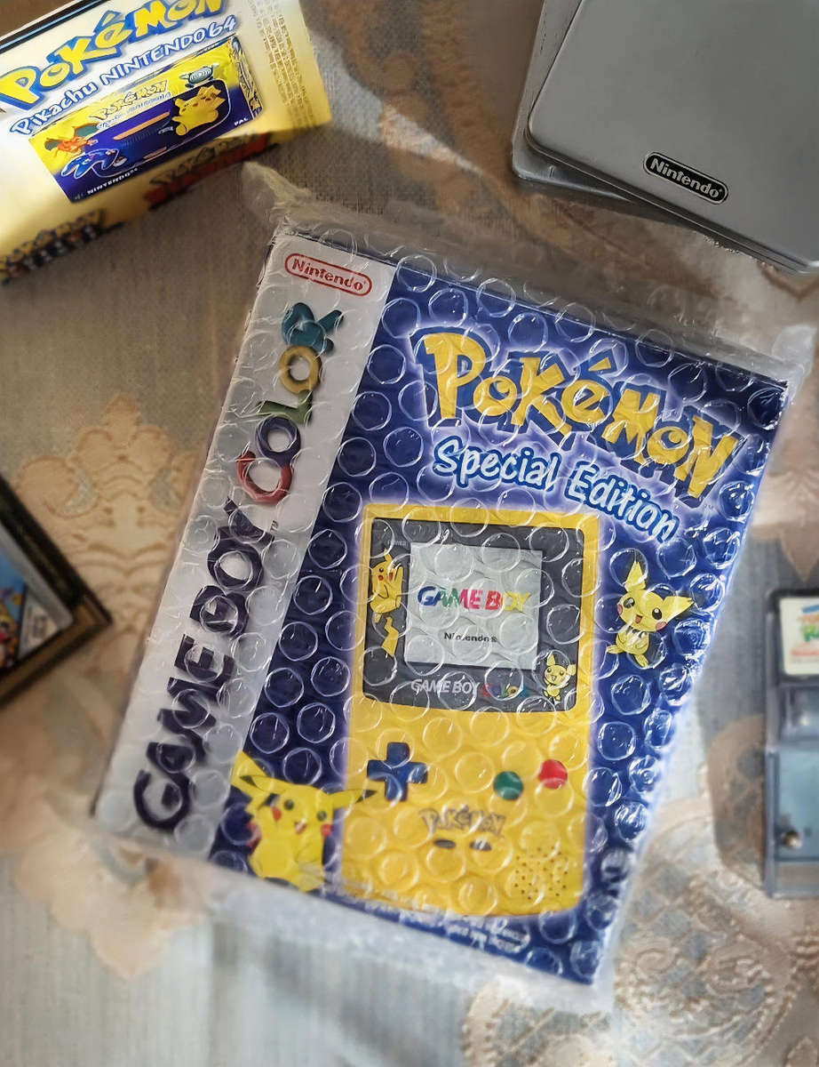 Nintendo Game Boy Color (RARE) Pokemon Special Edition