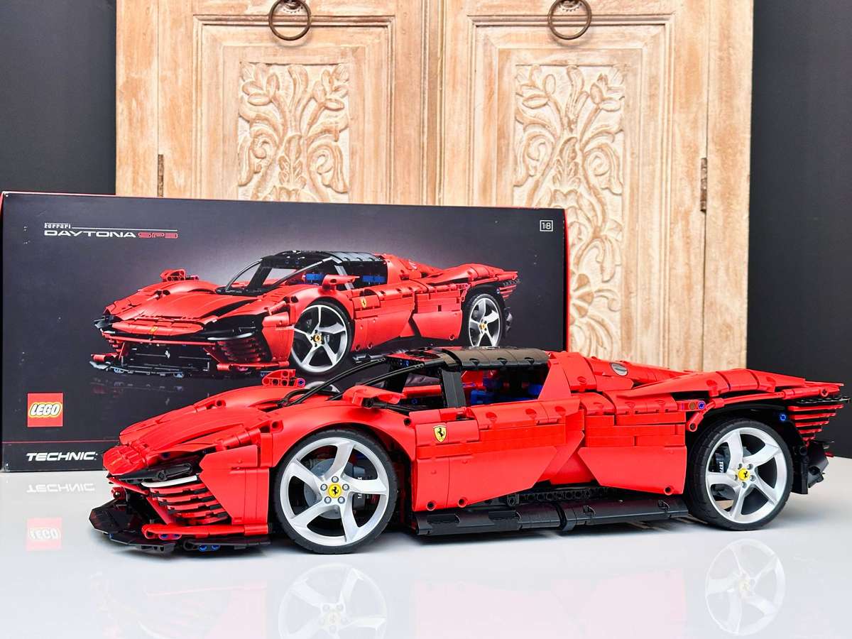 Lego Retired Ferrari Daytona SP3 1:8 Technic Large Collectable Model with Original Box 3778Pcs