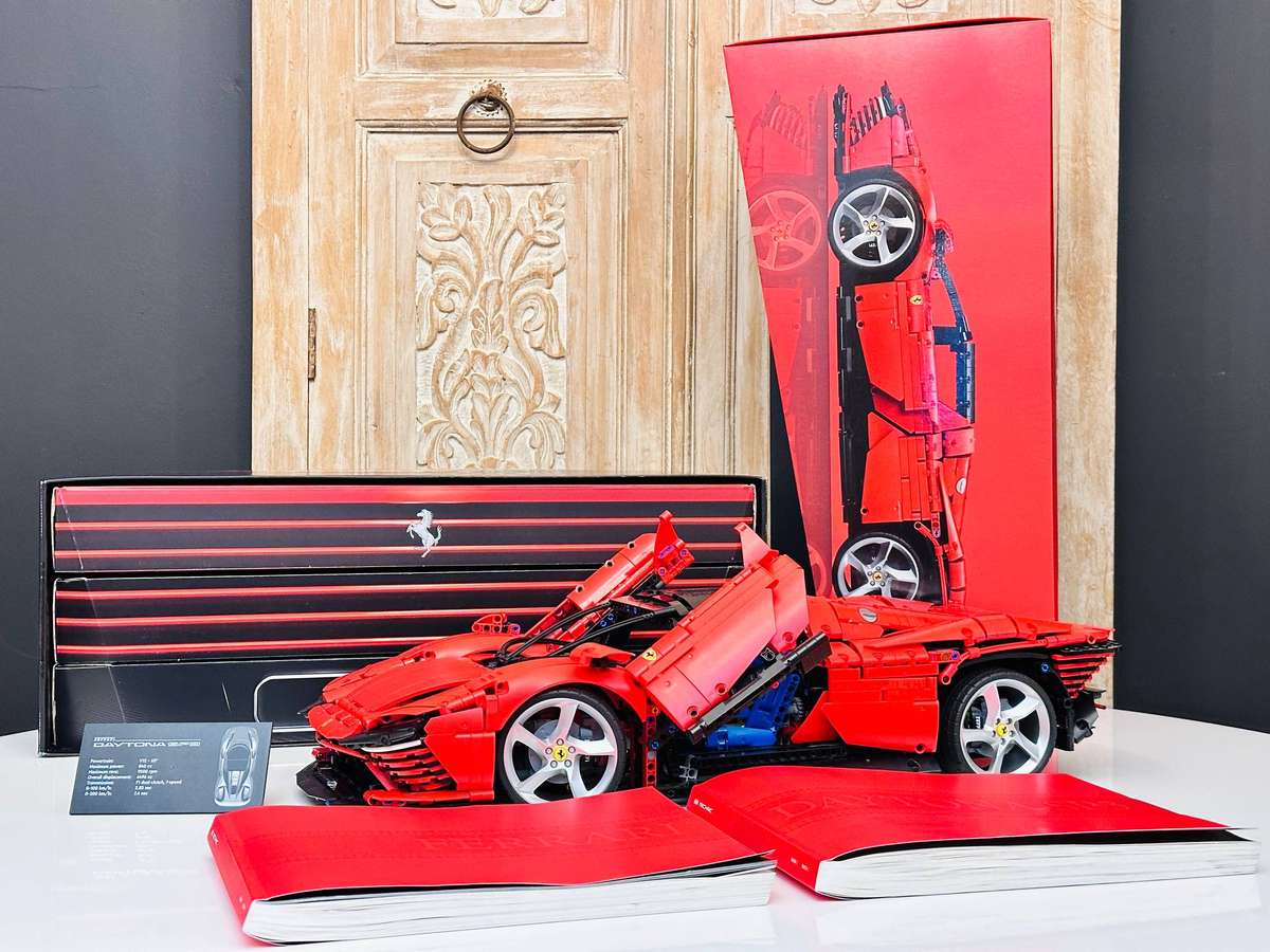 Lego Retired Ferrari Daytona SP3 1:8 Technic Large Collectable Model with Original Box 3778Pcs
