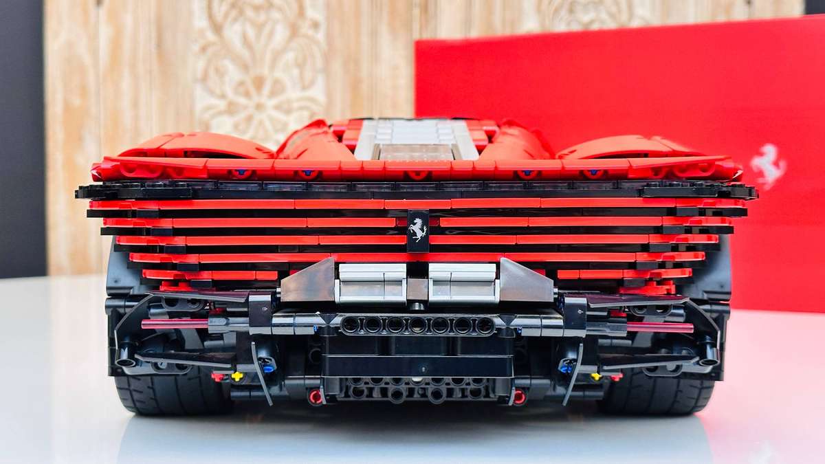 Lego Retired Ferrari Daytona SP3 1:8 Technic Large Collectable Model with Original Box 3778Pcs