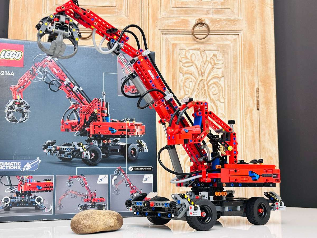 Lego Retired Technic Large Material Handler Crane Collectable Set with Original Box