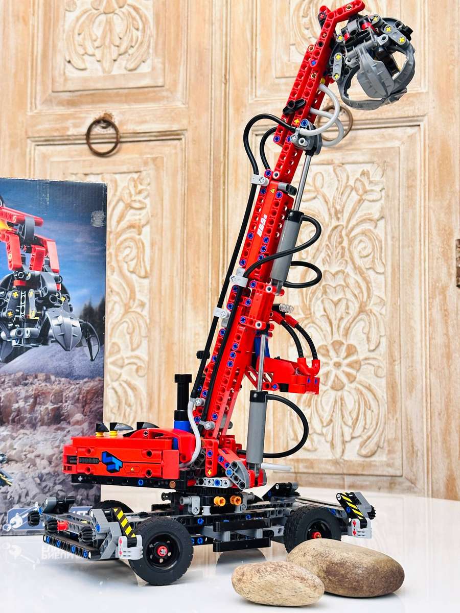Lego Retired Technic Large Material Handler Crane Collectable Set with Original Box