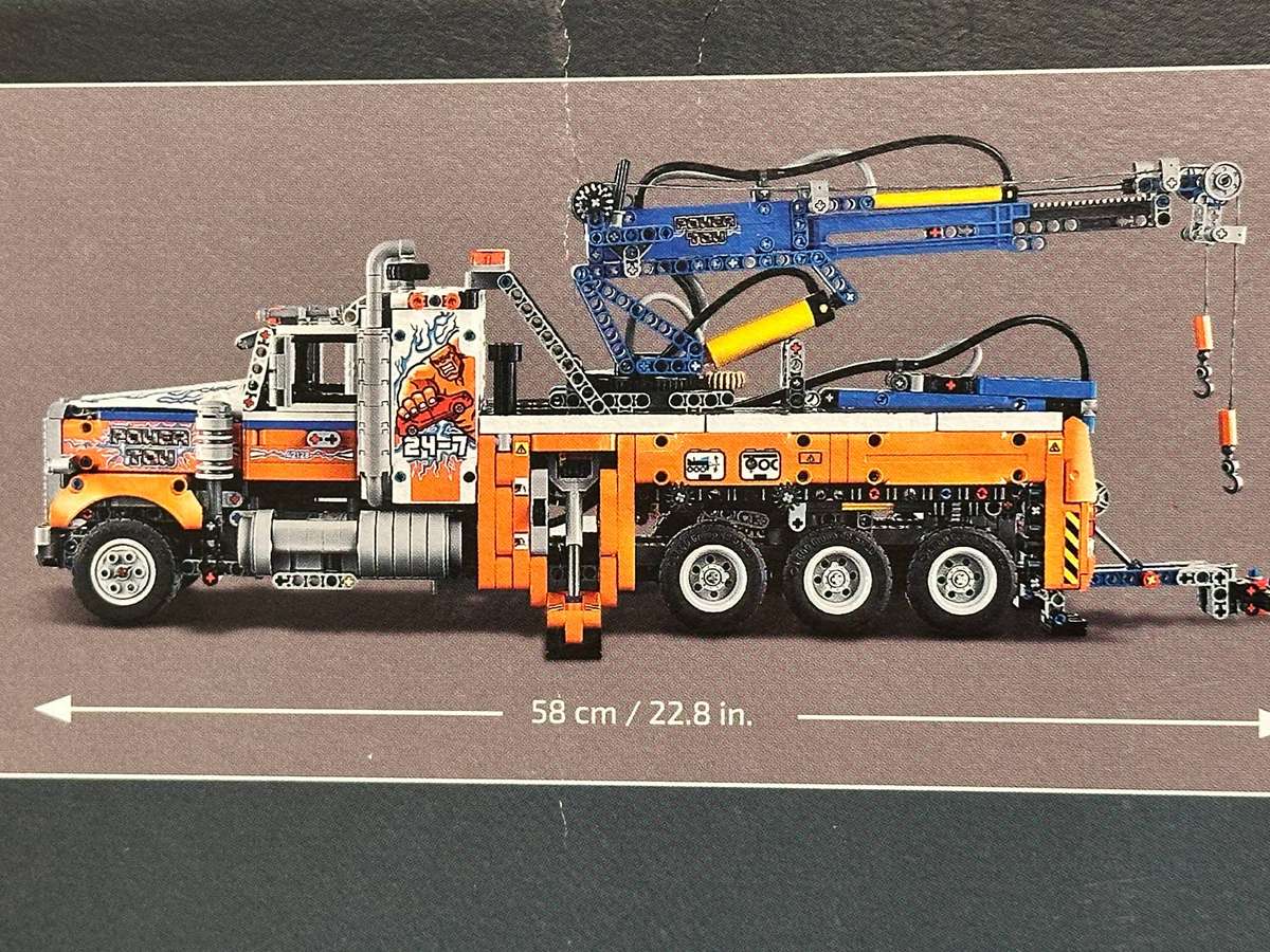 Lego Retired Heavy Duty Tow Truck Large Collectable Set with Original Box 2017Pcs