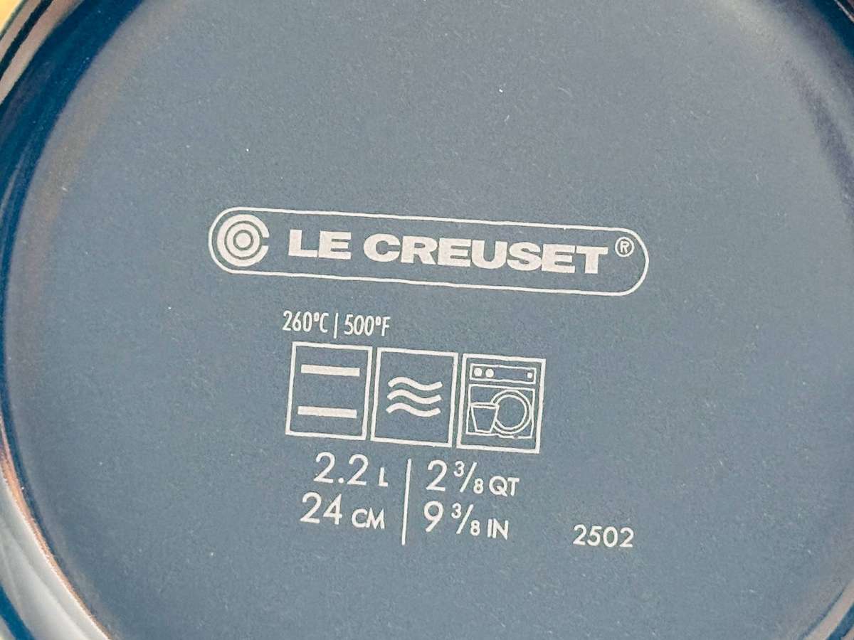 Le Creuset Signature Stoneware Large Serving Bowl