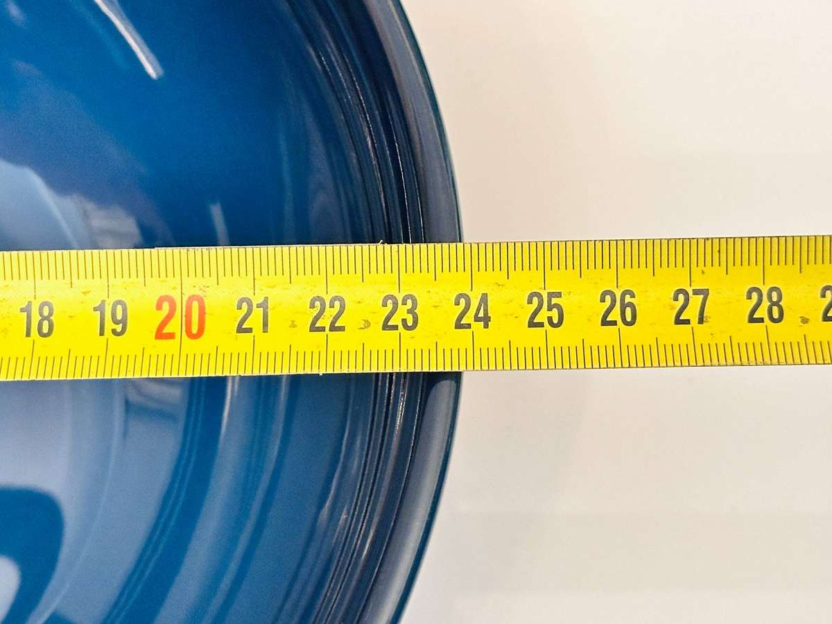 Le Creuset Signature Stoneware Large Serving Bowl