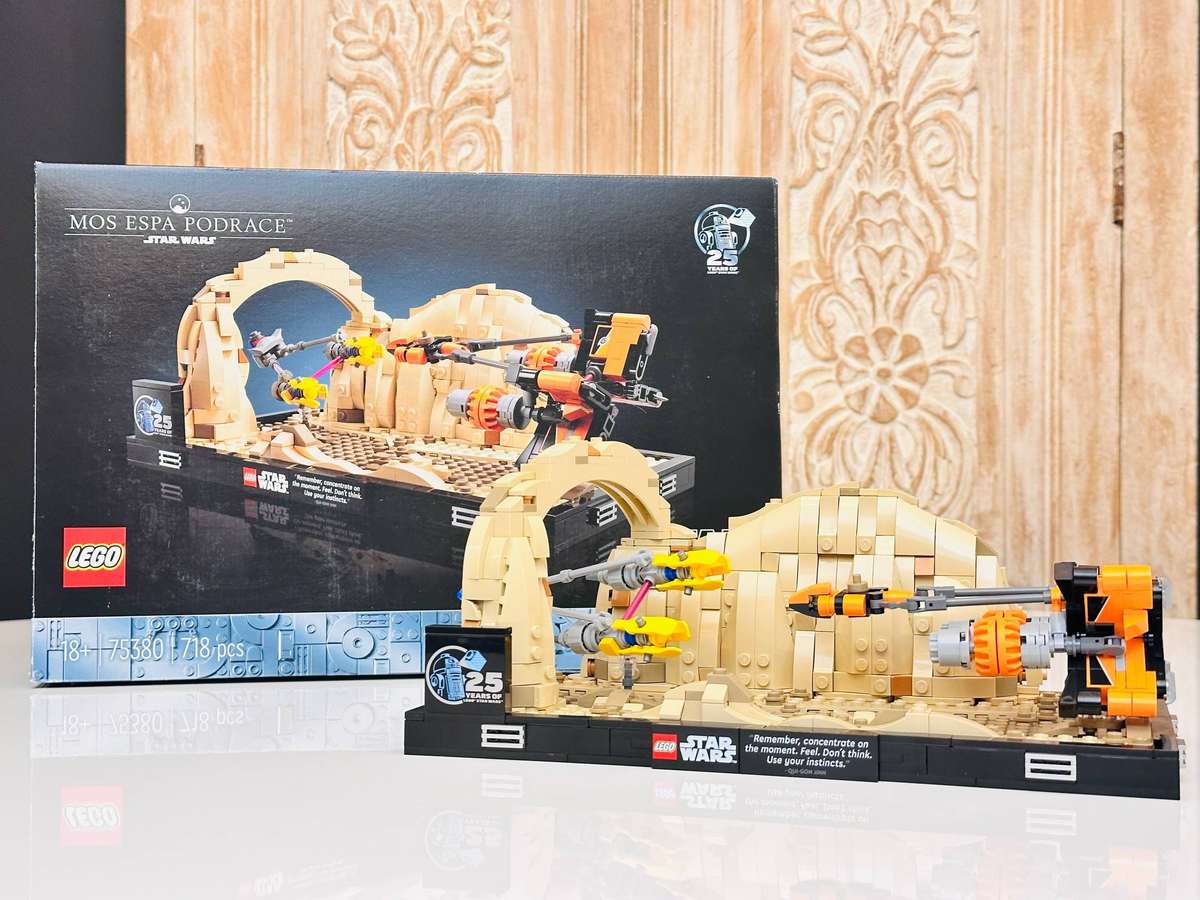 Lego Retired Star Wars 25th Anniversary Diorama Collectable Set with Original Box