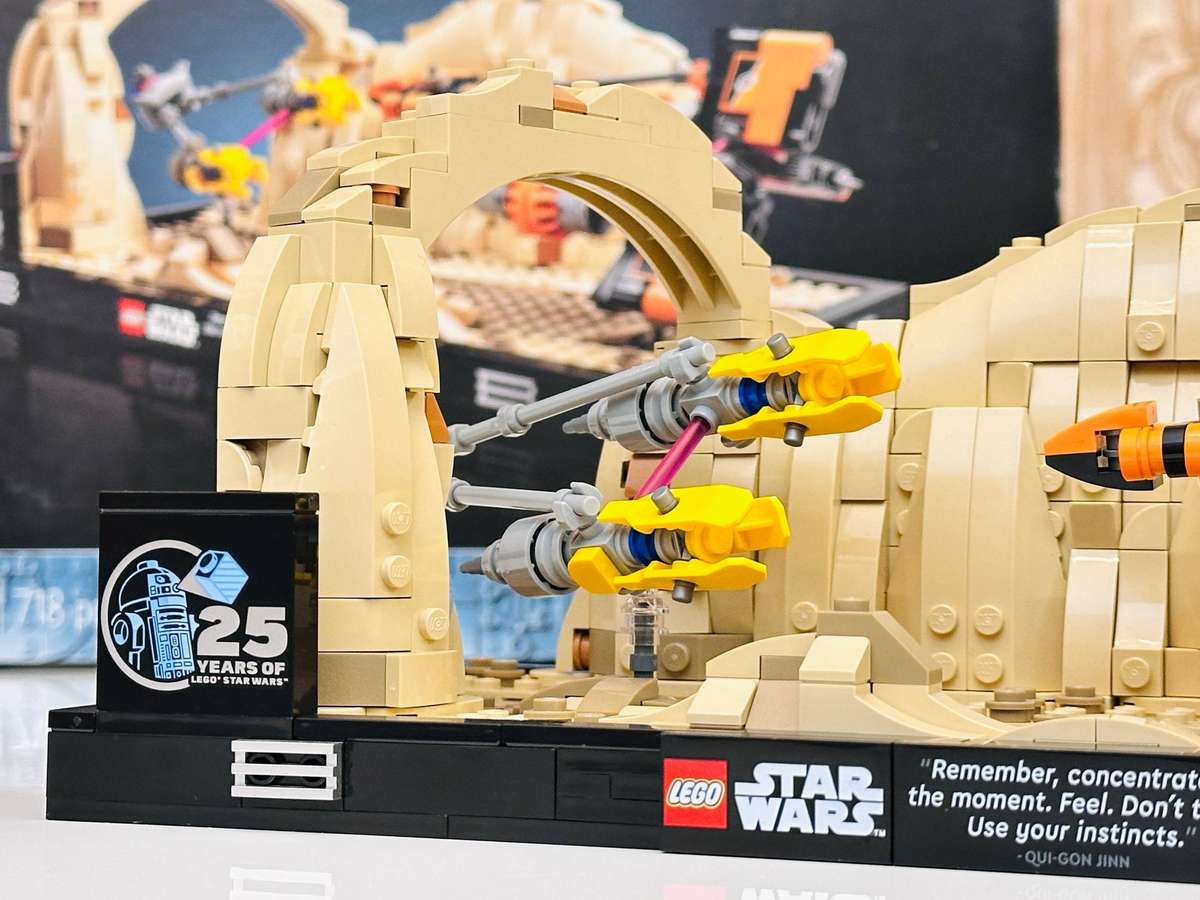 Lego Retired Star Wars 25th Anniversary Diorama Collectable Set with Original Box