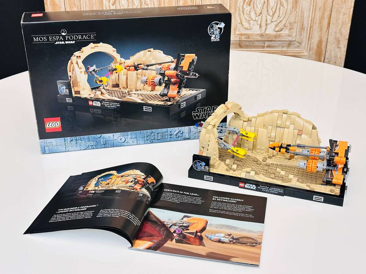 Lego Retired Star Wars 25th Anniversary Diorama Collectable Set with Original Box