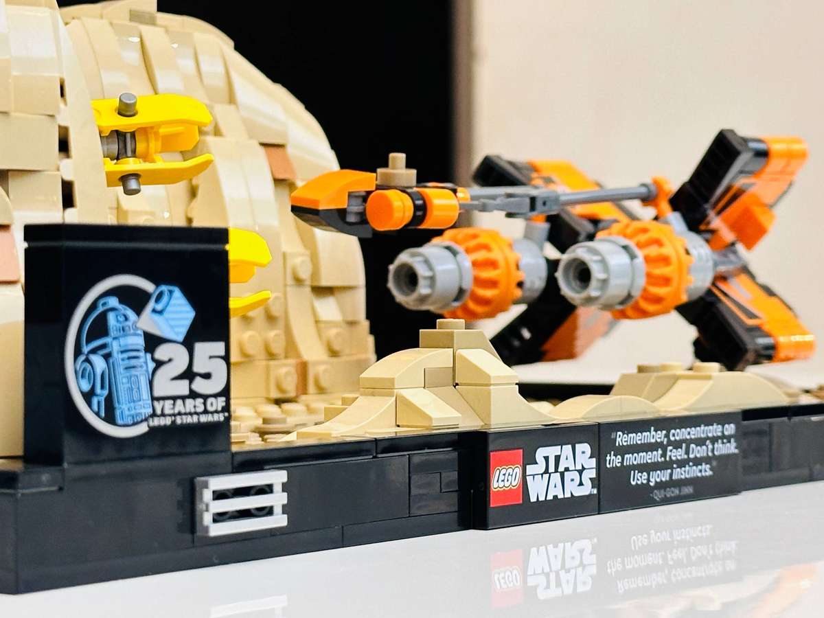 Lego Retired Star Wars 25th Anniversary Diorama Collectable Set with Original Box