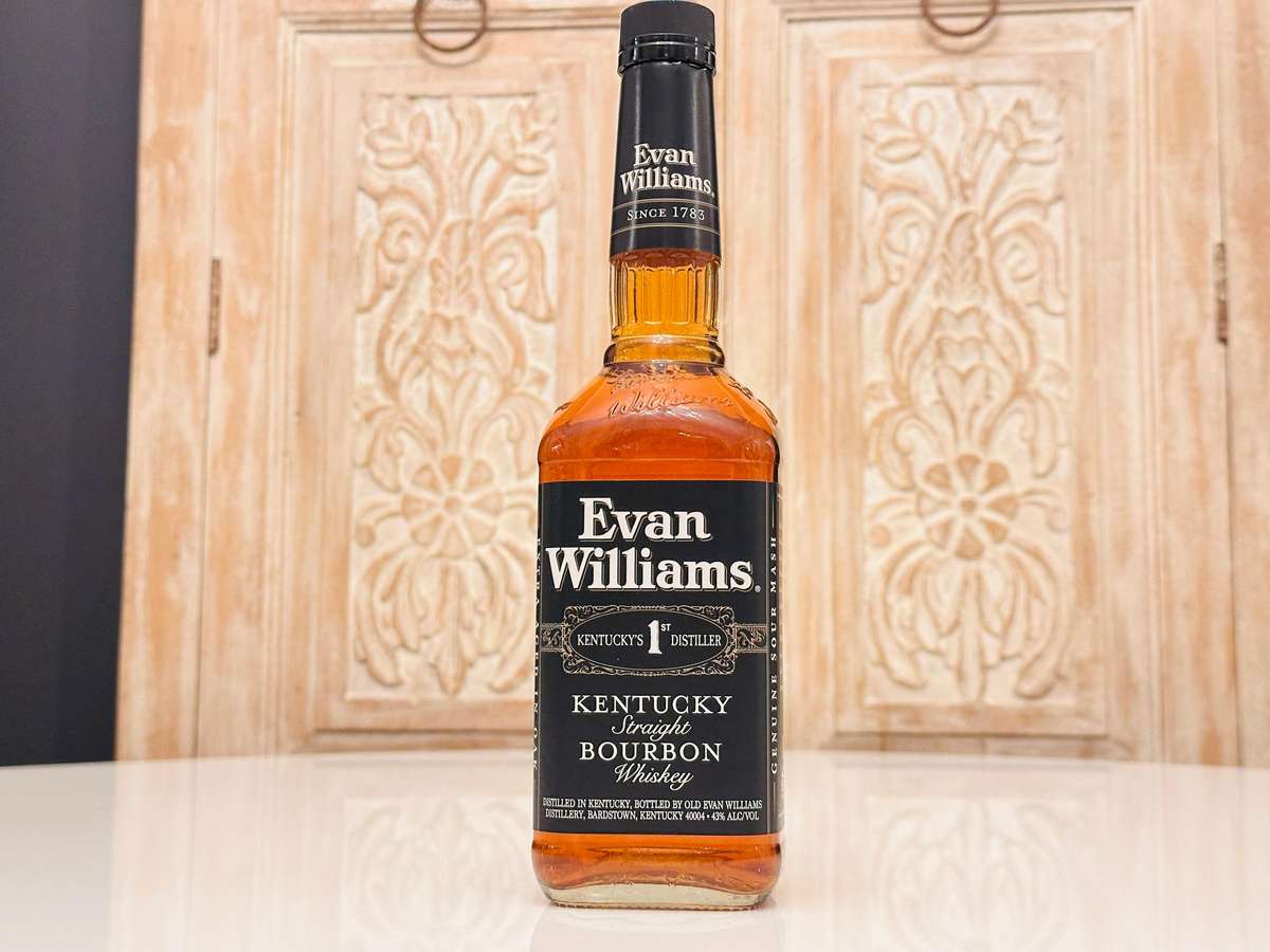 Evan WIlliams Extra Aged Kentucky Straight Bourbon Whisky