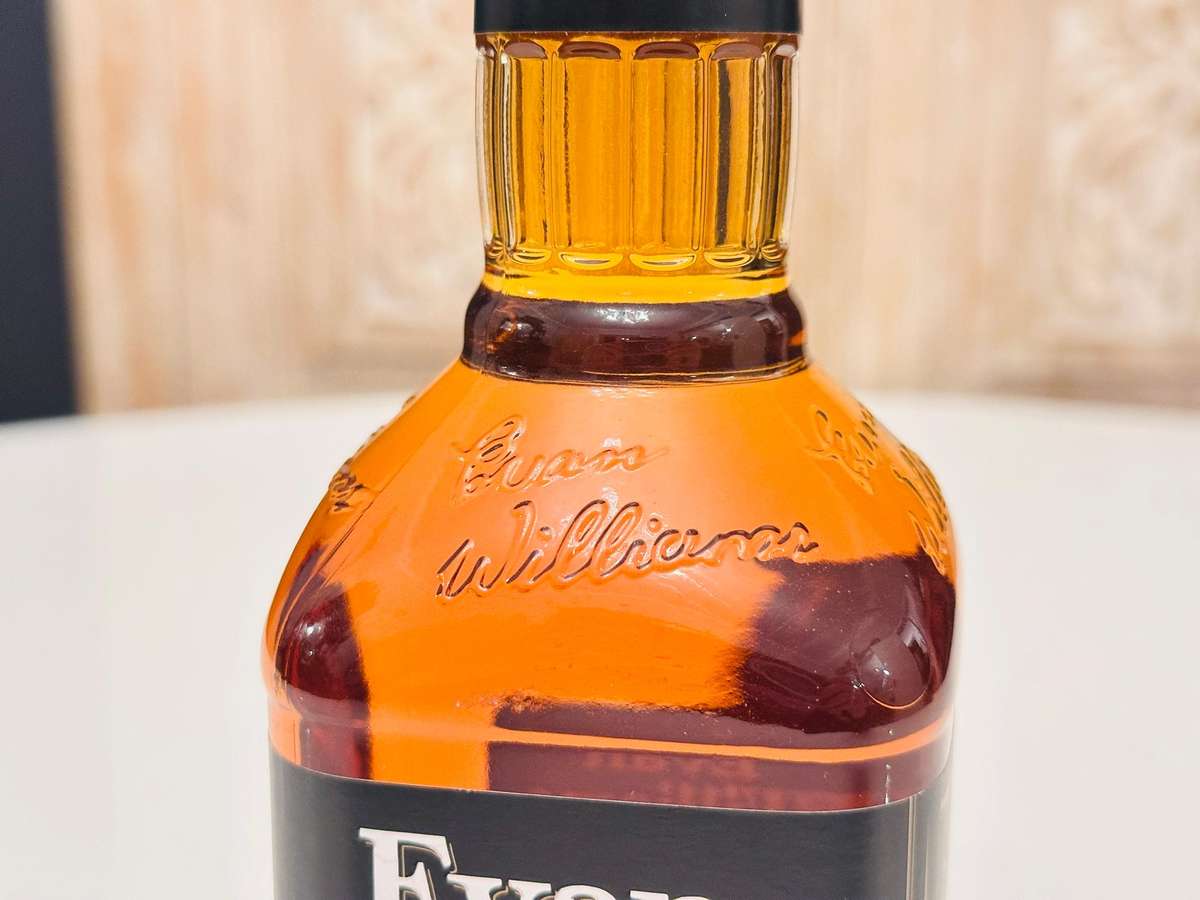 Evan WIlliams Extra Aged Kentucky Straight Bourbon Whisky