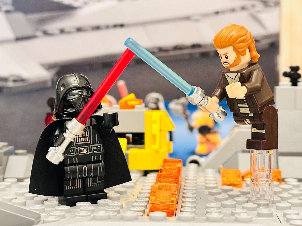 Obi-Wan vs Darth Vader Interactive Diorama with Original Box