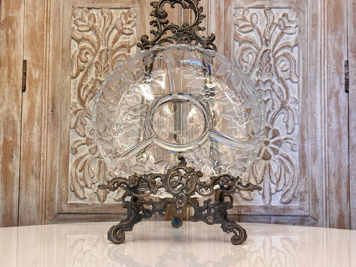 Exquisite Crystal Statement Piece