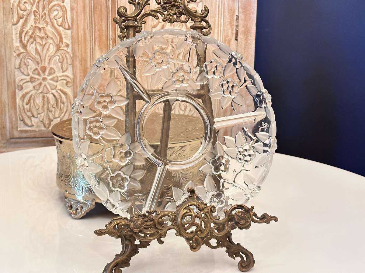 Exquisite Crystal Statement Piece