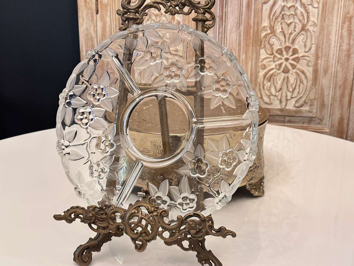 Exquisite Crystal Statement Piece