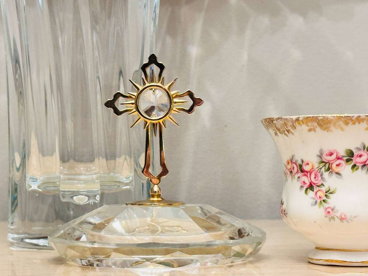 Exquisite Retired Vintage Spectra Swarovski Crystal Temptations Collectable