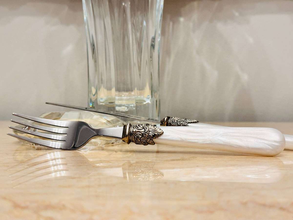 Elegant Pearlescent design Serving Set