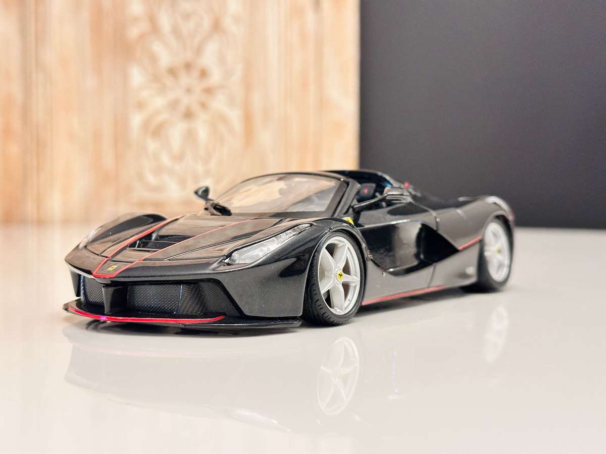 FERRARI La Ferrari Aperta 70th Anniversary 1/24 Model Collectable in Original Box