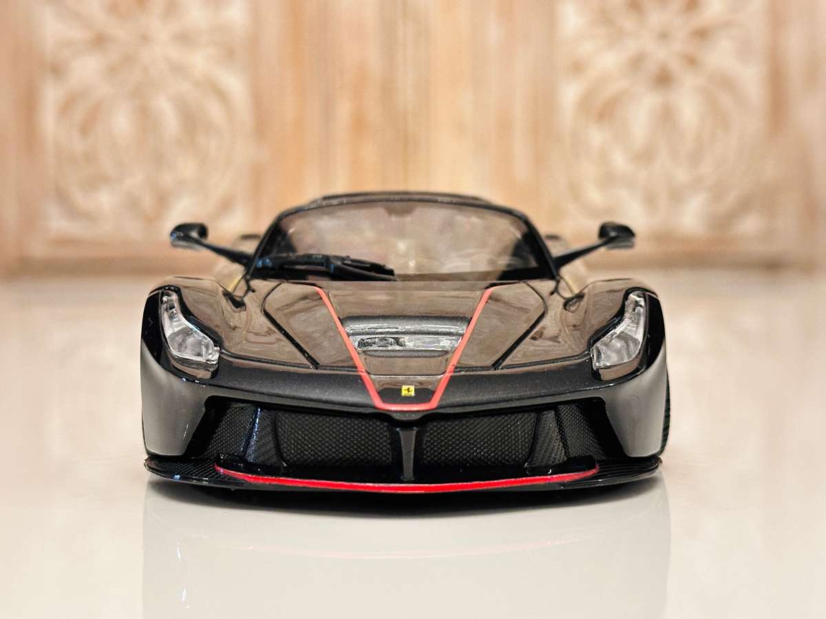 FERRARI La Ferrari Aperta 70th Anniversary 1/24 Model Collectable in Original Box