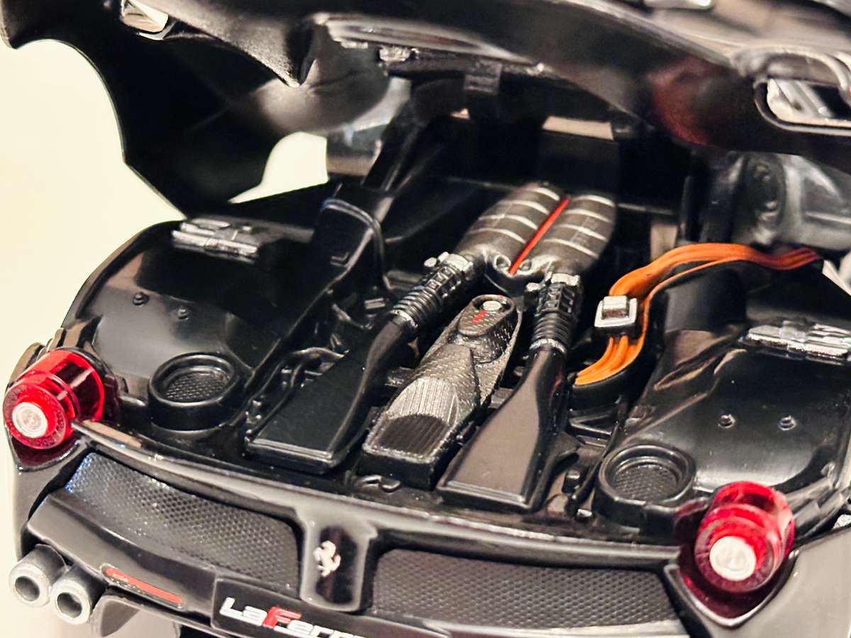 FERRARI La Ferrari Aperta 70th Anniversary 1/24 Model Collectable in Original Box