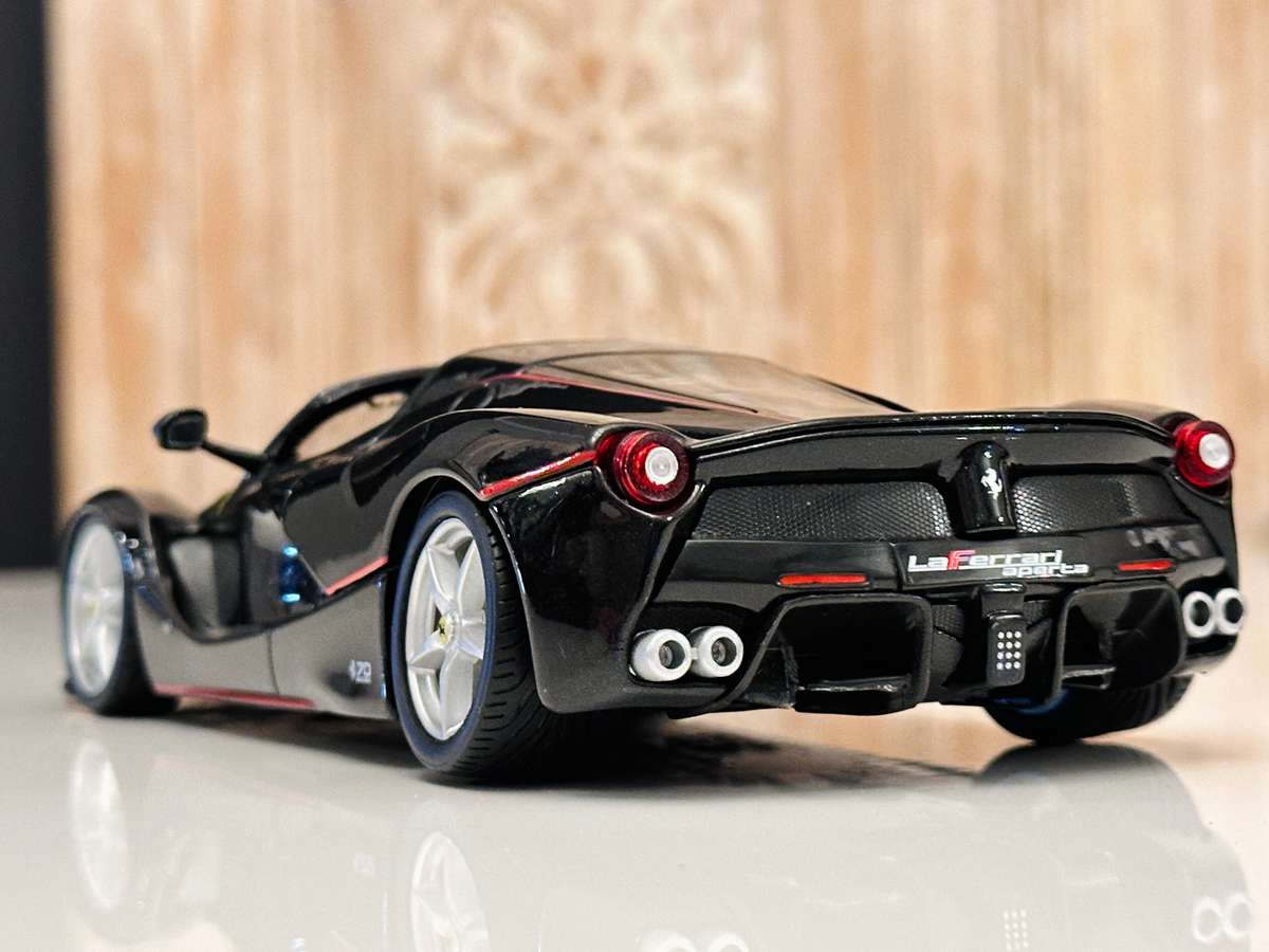 FERRARI La Ferrari Aperta 70th Anniversary 1/24 Model Collectable in Original Box