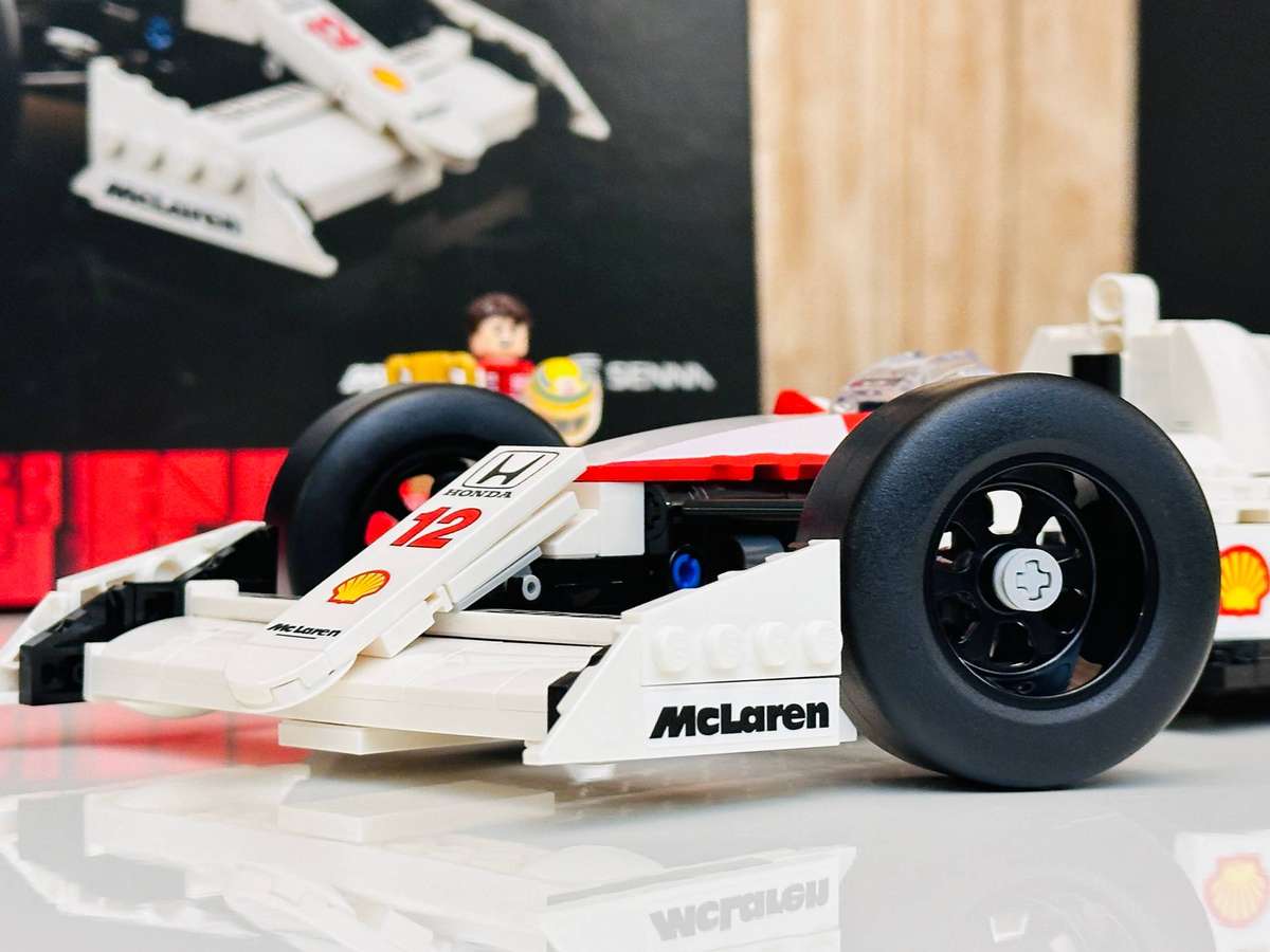 Lego Iconic Ayrton Senna McLaren F1 Collectable Model with Original Box