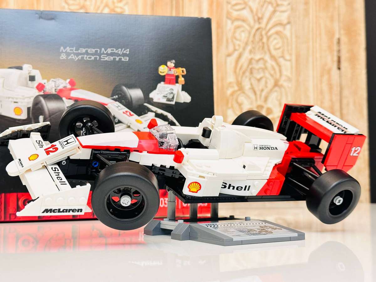 Lego Iconic Ayrton Senna McLaren F1 Collectable Model with Original Box
