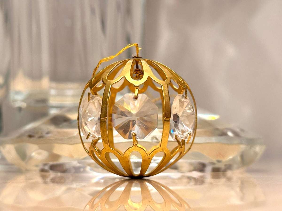 Exquisite Retired Vintage Spectra Swarovski Crystal Temptations Collectable