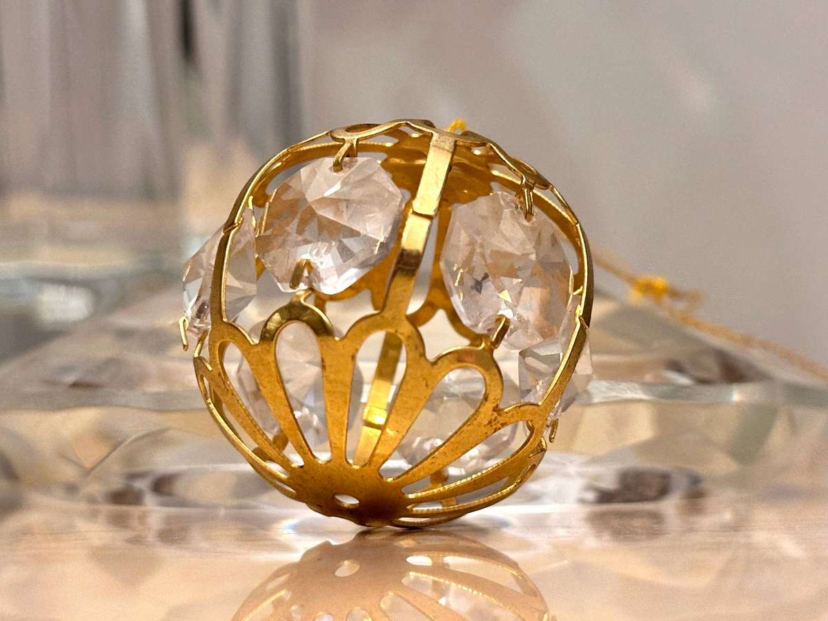 Exquisite Retired Vintage Spectra Swarovski Crystal Temptations Collectable