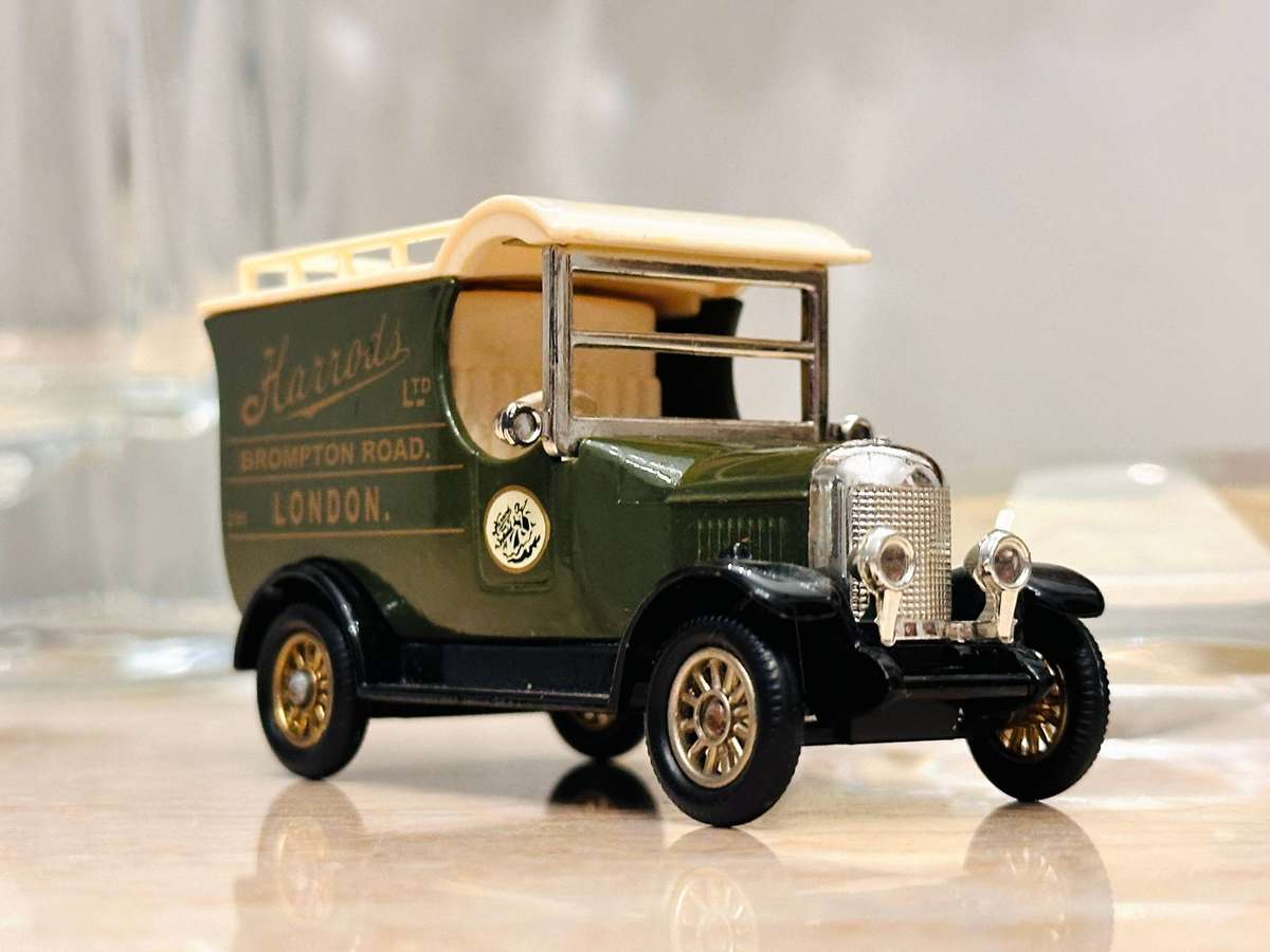 Vintage Harrods Exclusive Collectable Model of Yesteryear