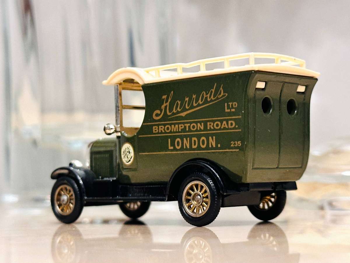 Vintage Harrods Exclusive Collectable Model of Yesteryear