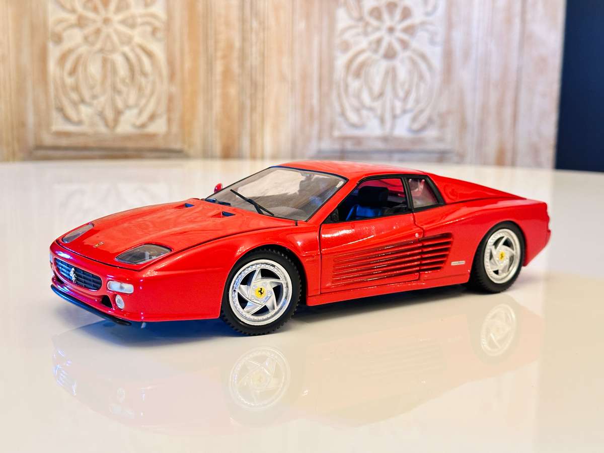 FERRARI Testarossa 1:18 Hot Wheels Vintage Model Car