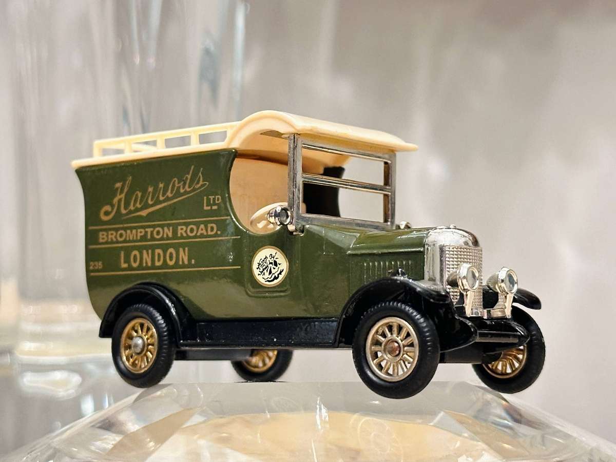 Vintage Harrods Exclusive Collectable Model of Yesteryear