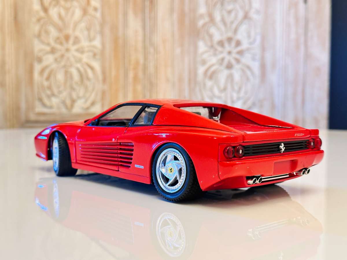FERRARI Testarossa 1:18 Hot Wheels Vintage Model Car