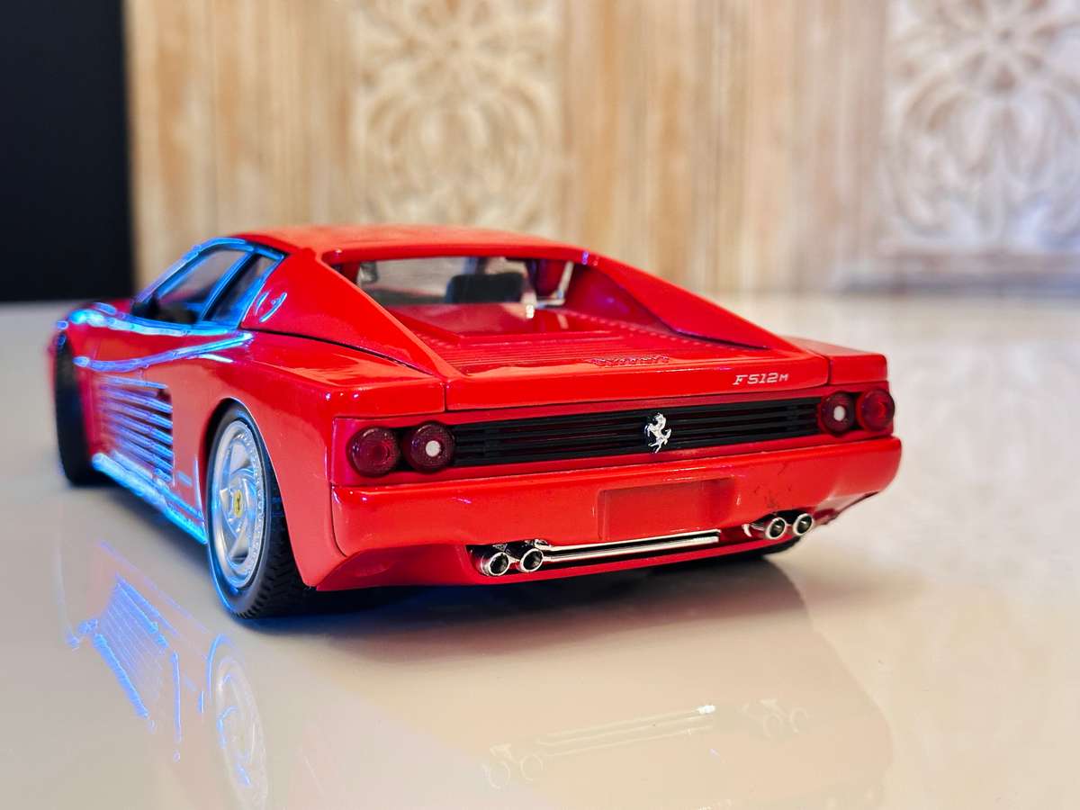 FERRARI Testarossa 1:18 Hot Wheels Vintage Model Car