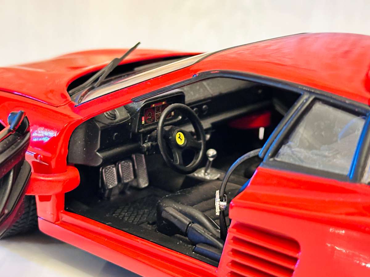 FERRARI Testarossa 1:18 Hot Wheels Vintage Model Car