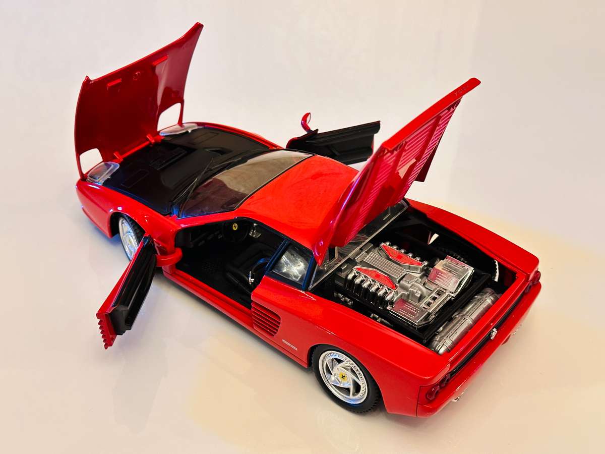 FERRARI Testarossa 1:18 Hot Wheels Vintage Model Car