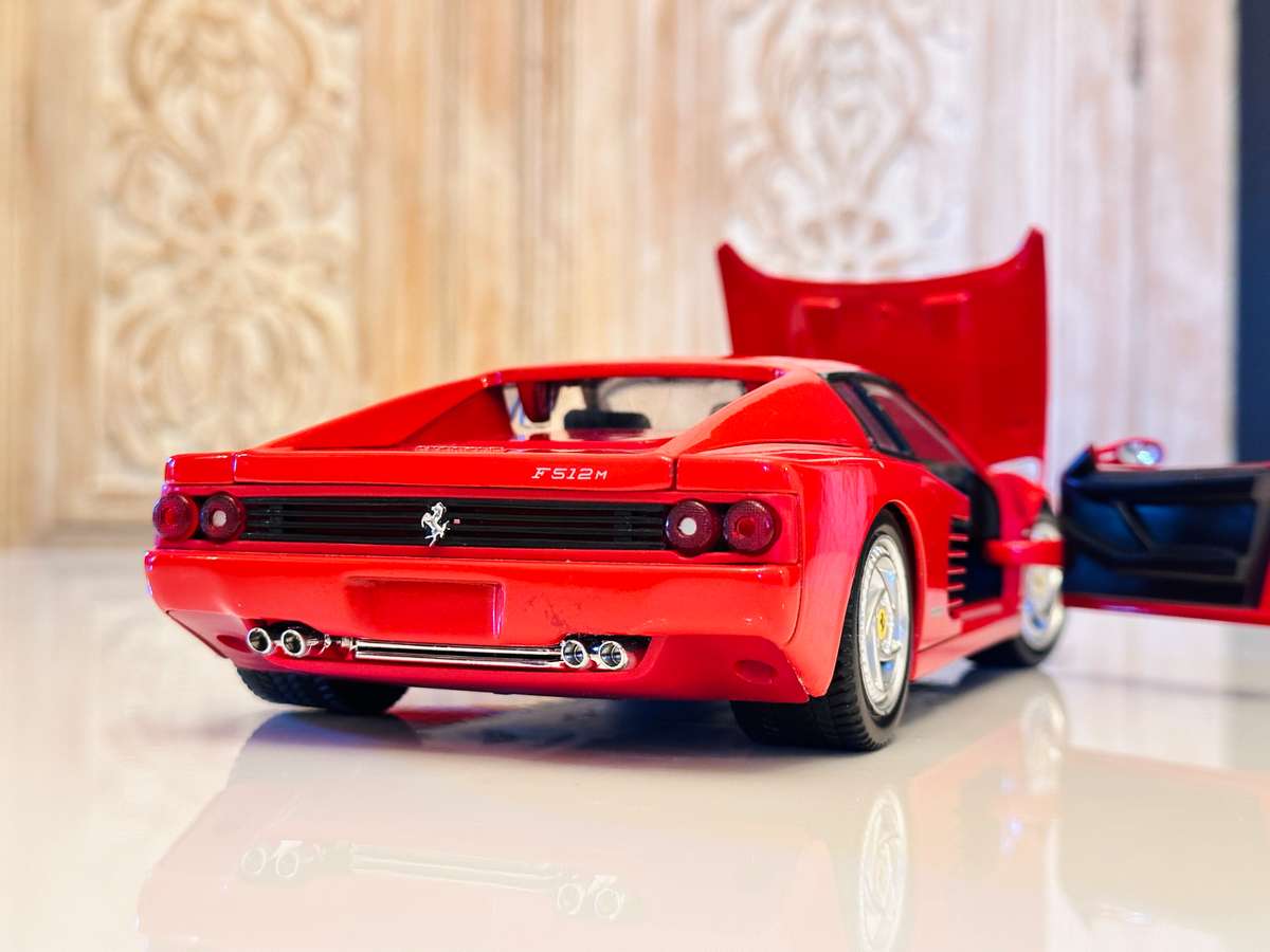 FERRARI Testarossa 1:18 Hot Wheels Vintage Model Car