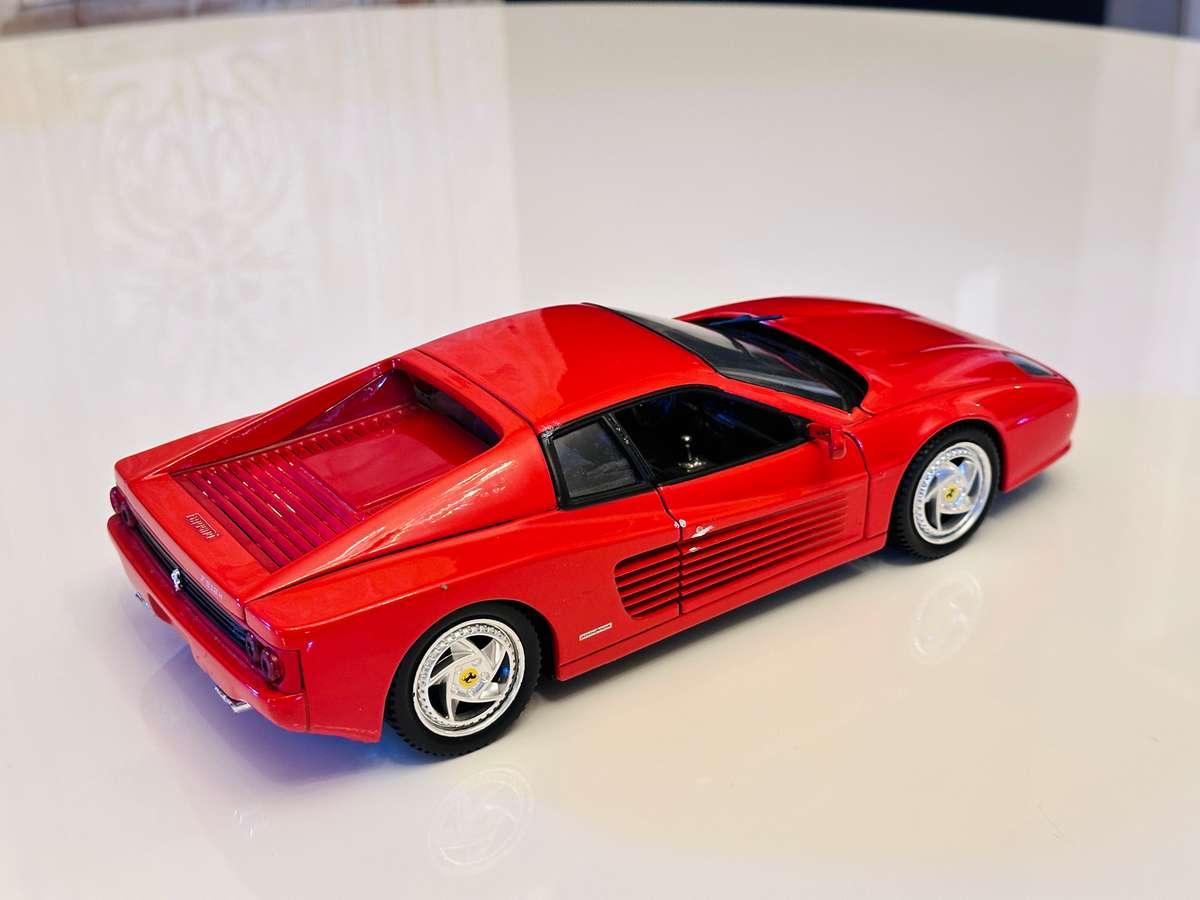 FERRARI Testarossa 1:18 Hot Wheels Vintage Model Car