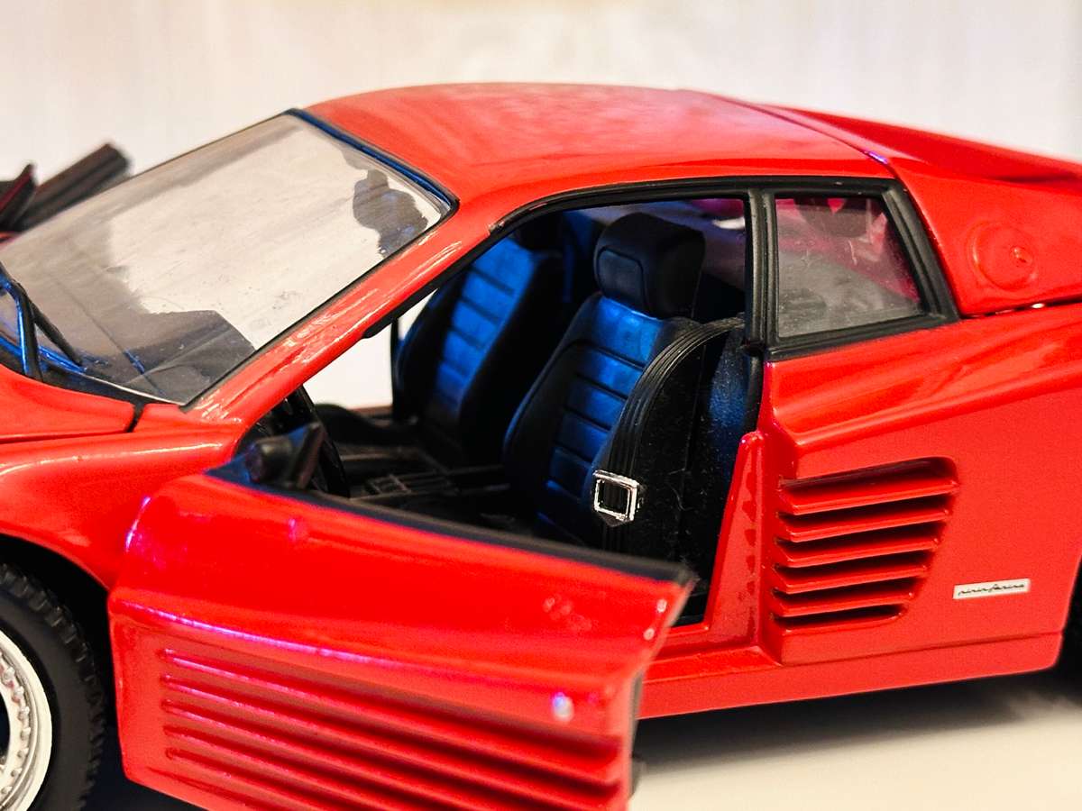 FERRARI Testarossa 1:18 Hot Wheels Vintage Model Car