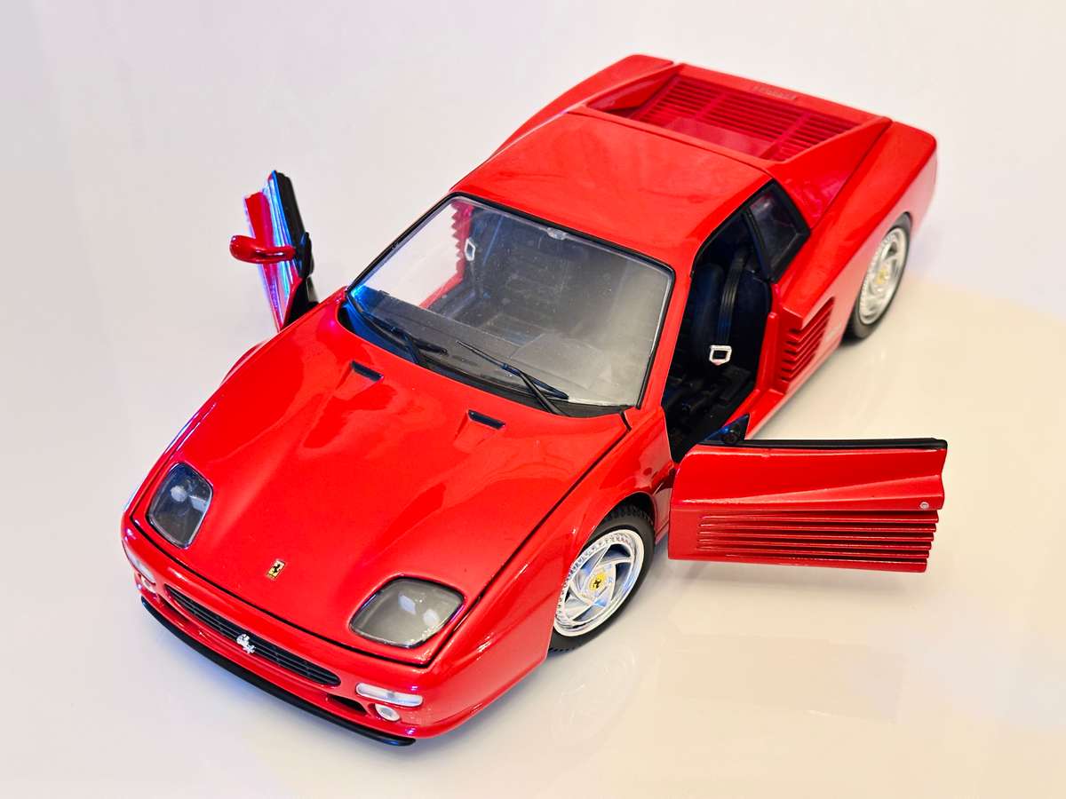 FERRARI Testarossa 1:18 Hot Wheels Vintage Model Car