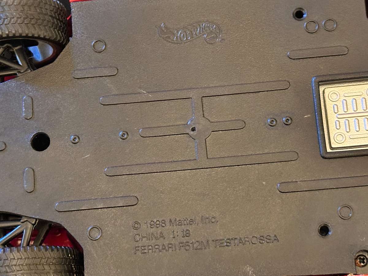 FERRARI Testarossa 1:18 Hot Wheels Vintage Model Car