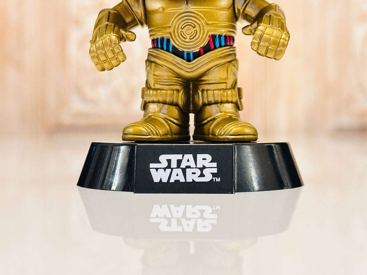 Star Wars C3P0 Retired Bobble Head Collectable with Original Box