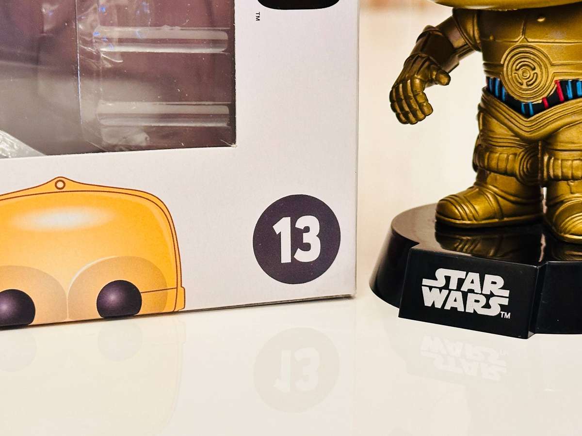 Star Wars C3P0 Retired Bobble Head Collectable with Original Box